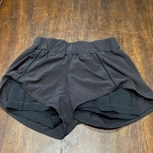 Black lululemon shorts women’s 2